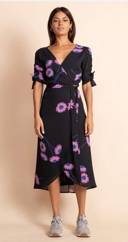 Dancing leopard wrap - dancing,